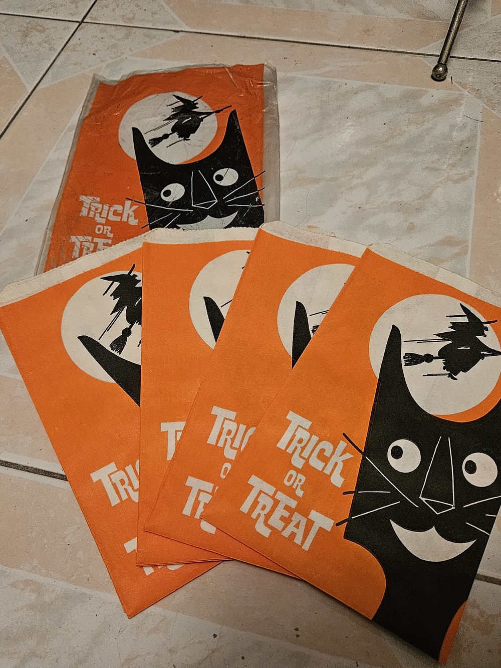 Halloween 'Trick or Treat' Orange Candy Treat Bags - Set of 4